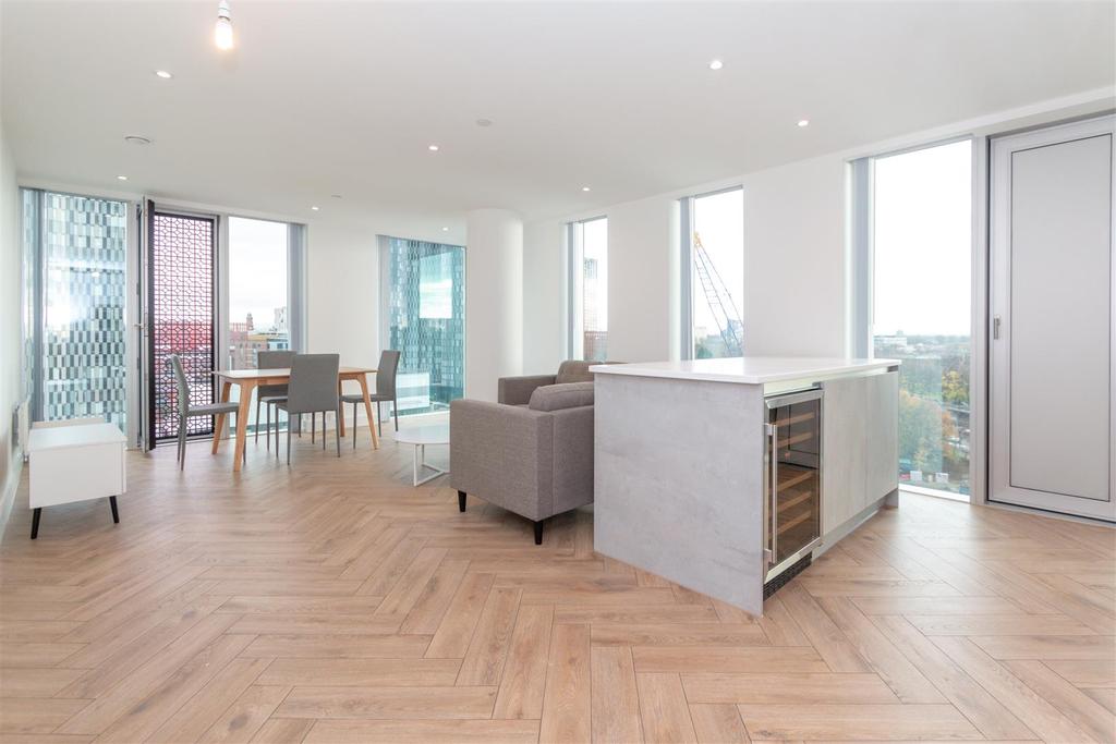Open plan kitchen &amp; living area