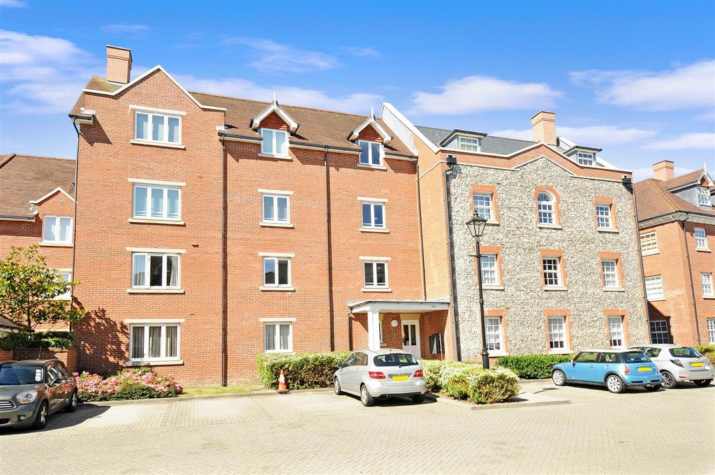 St. Agnes Place, Chichester 2 bed apartment £1,050 pcm (£242 pw)