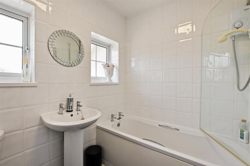 Bathroom.JPG