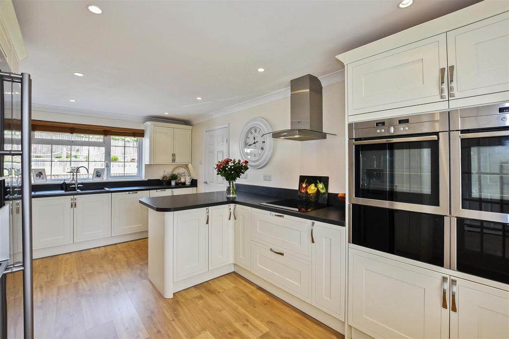 Kitchen i.JPG