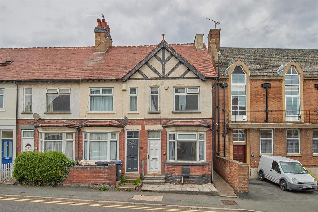 Hollycroft, Hinckley 2 bed terraced house £160,000