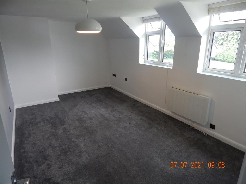 Drayton Road, Belbroughton, Stourbridge 1 bed flat £725 pcm (£167 pw)