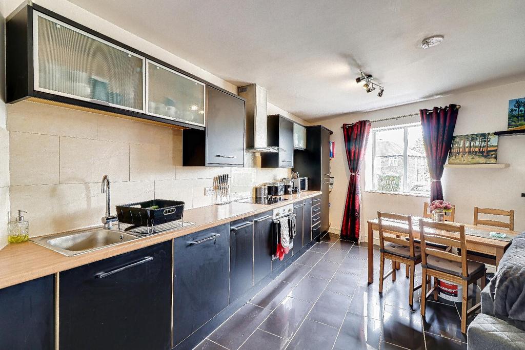 Living/dining kitchen