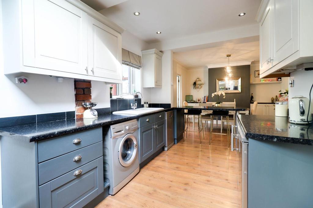 Dining kitchen