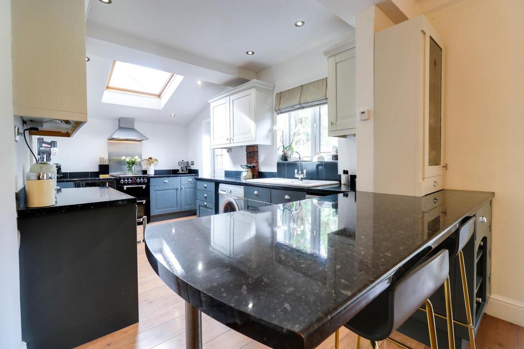 Dining kitchen