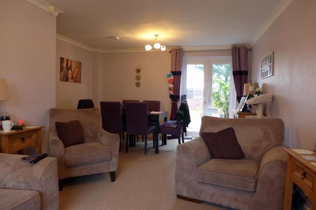 Brompton Drive, Brierley Hill 4 bed semidetached house £875 pcm (£