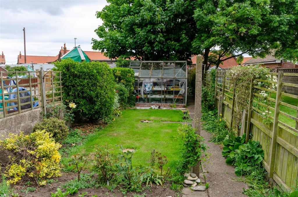 North Road, WITHERNSEA 3 bed terraced house £112,500