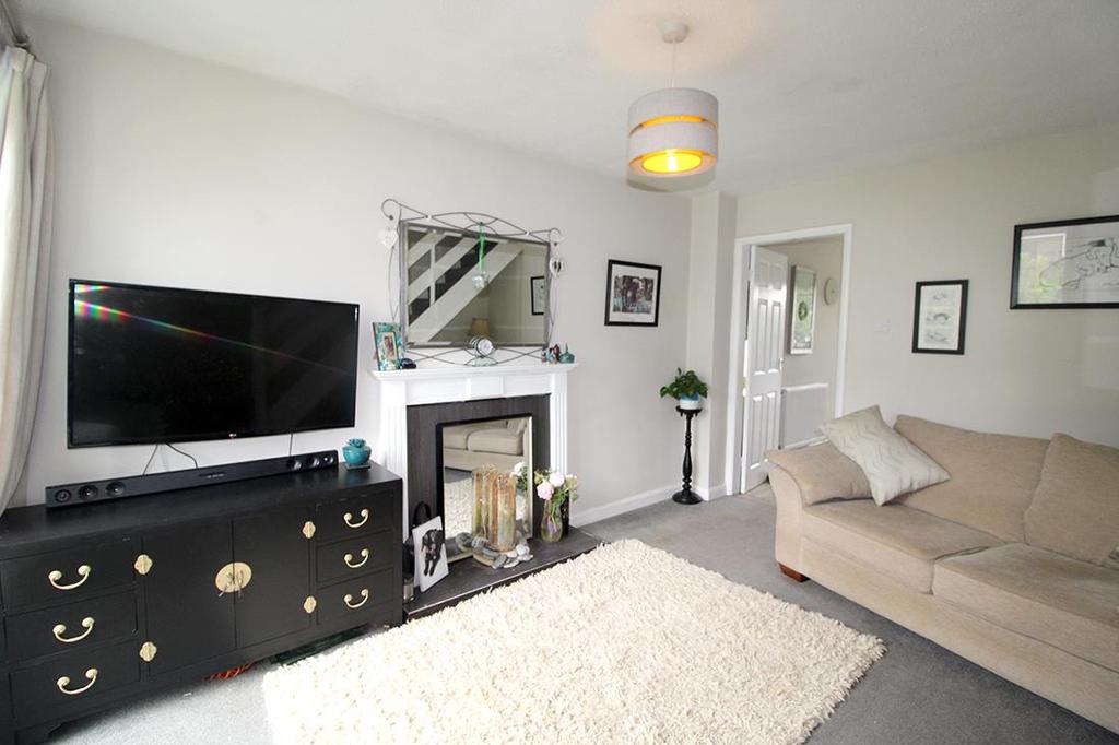 Chaucer Green, Harrogate 2 bed townhouse £795 pcm (£183 pw)