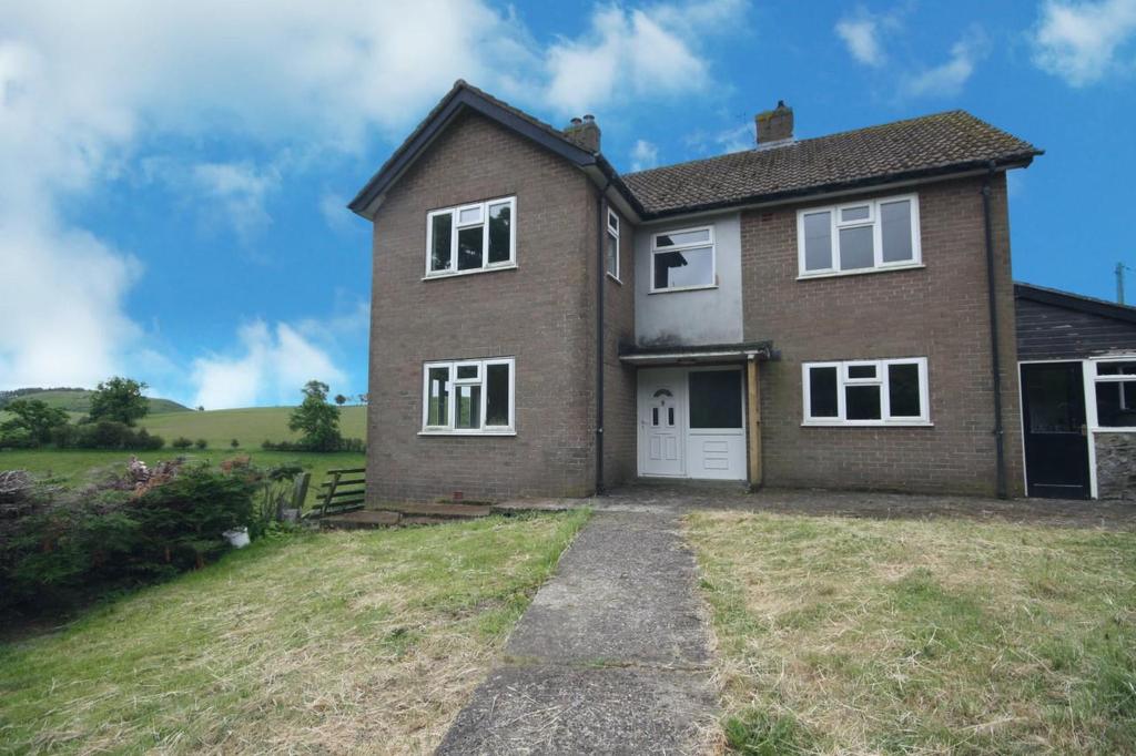 Llanrhaeadr Ym Mochnant, Oswestry 4 bed detached house £700 pcm (£162 pw)