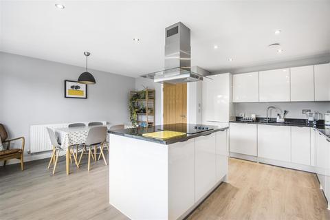 39 Baltic Way, Totnes, TQ9 5WY