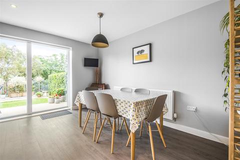 39 Baltic Way, Totnes, TQ9 5WY
