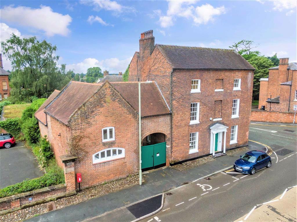 Dodington, Whitchurch, SY13 7 bed detached house £400,000