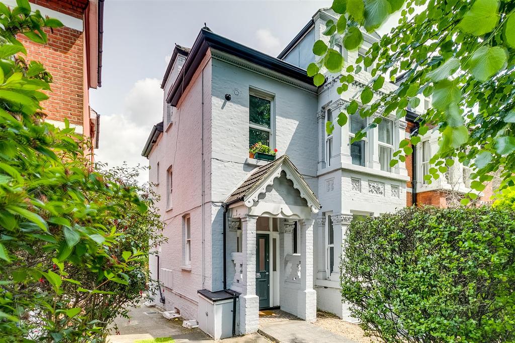 Thorney Hedge Road, London, W4 1 bed flat £485,000