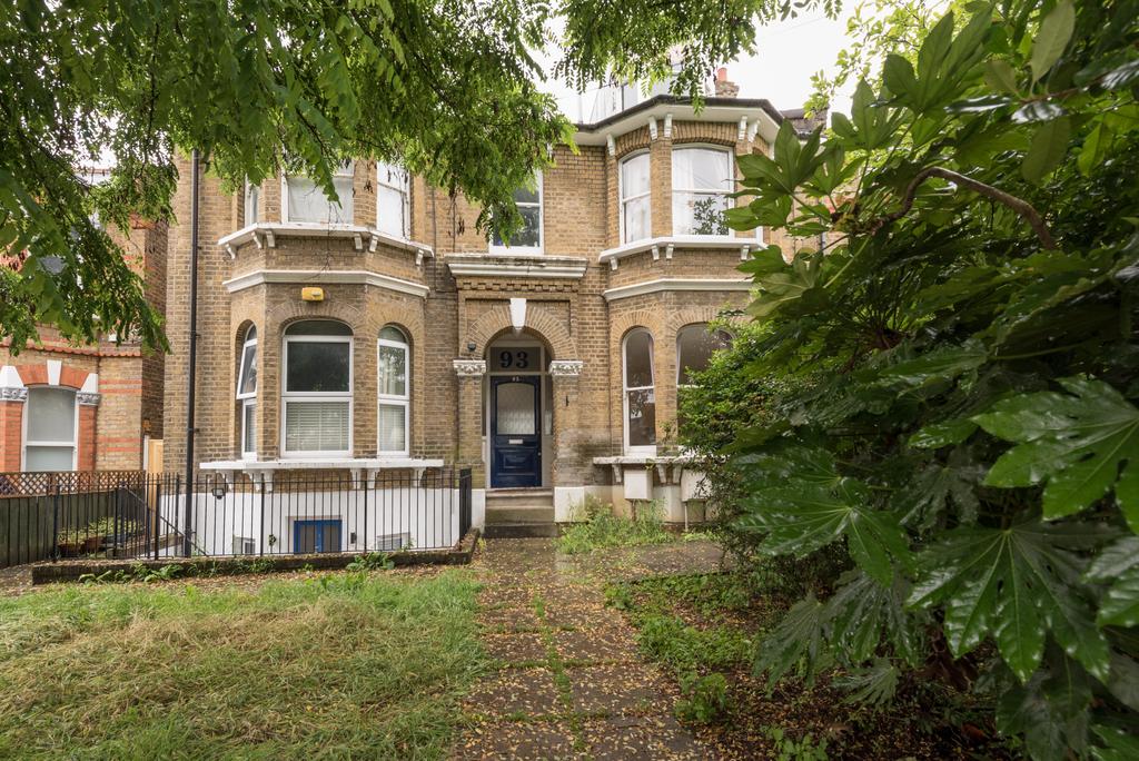 Wallwood Road, Leytonstone, London 1 bed ground floor flat £1,100 pcm