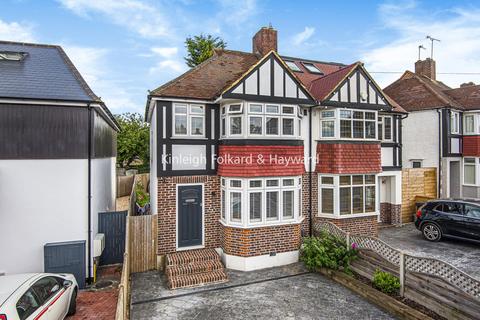 54 Senlac Road, London, SE12 9NB