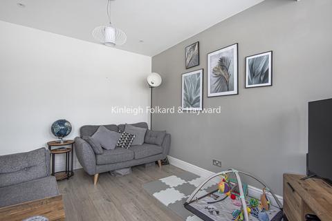 54 Senlac Road, London, SE12 9NB