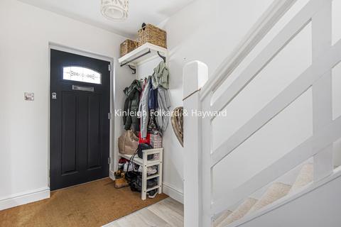 54 Senlac Road, London, SE12 9NB
