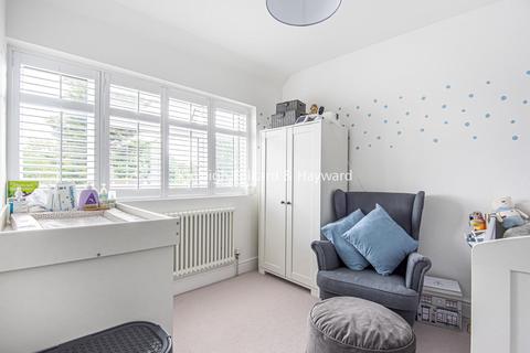54 Senlac Road, London, SE12 9NB