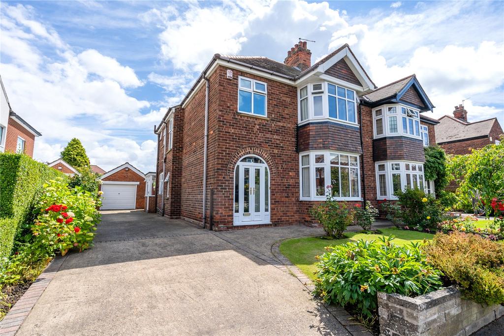Connaught Avenue, Grimsby, DN32 4 bed semidetached house £265,000
