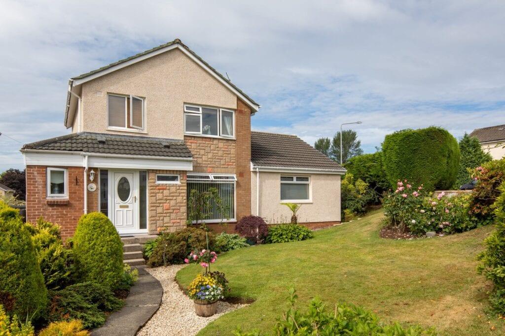 Kinloch Road, Newton Mearns 3 bed detached villa £305,000