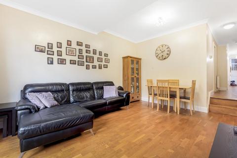 3 bedroom flat for sale - High Wycombe,  Buckinghamshire,  HP12