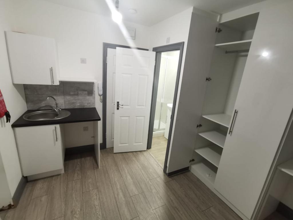 Feltham, TW13 Studio £650 pcm (£150 pw)