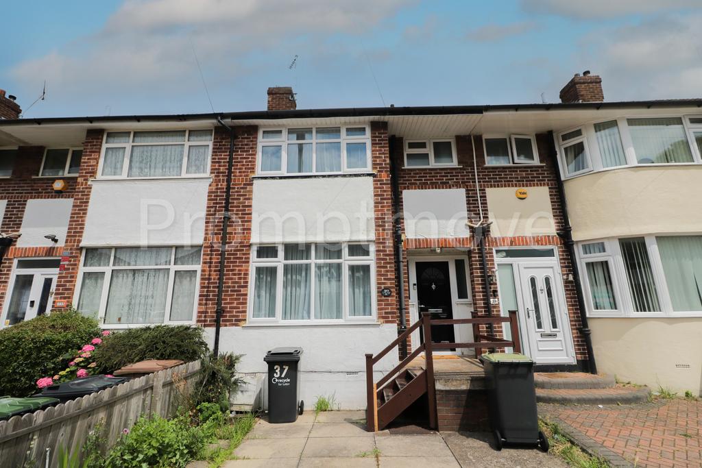 Elmore Road, Luton LU2 3 bed terraced house £1,250 pcm (£288 pw)