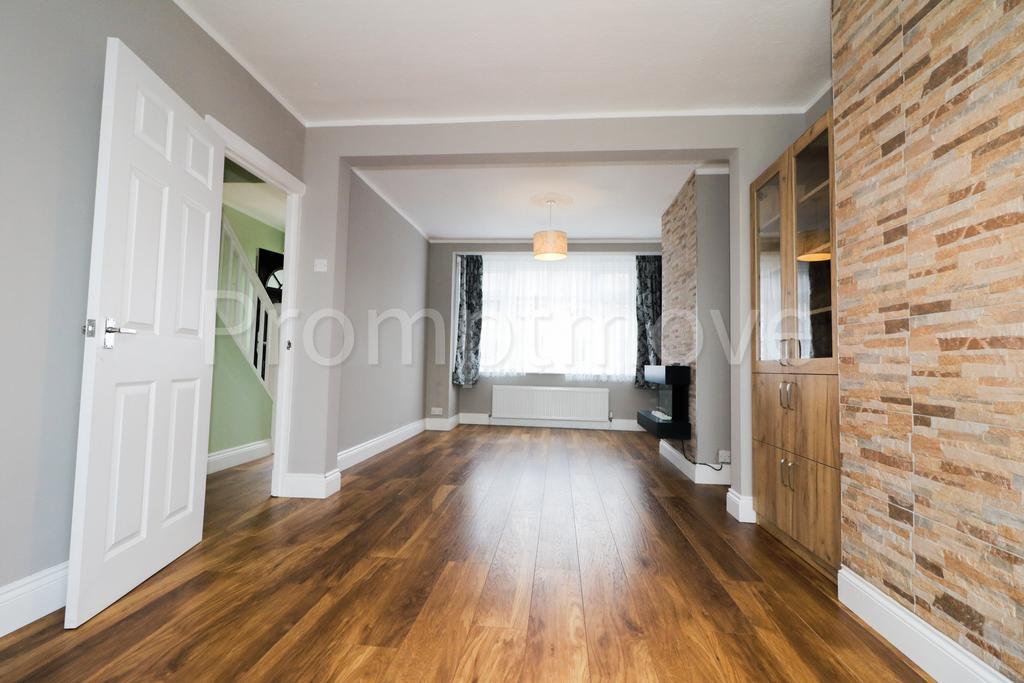Elmore Road, Luton LU2 3 bed terraced house £1,250 pcm (£288 pw)