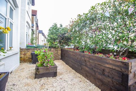 22 Grange Road, West Molesey, KT8 2PP