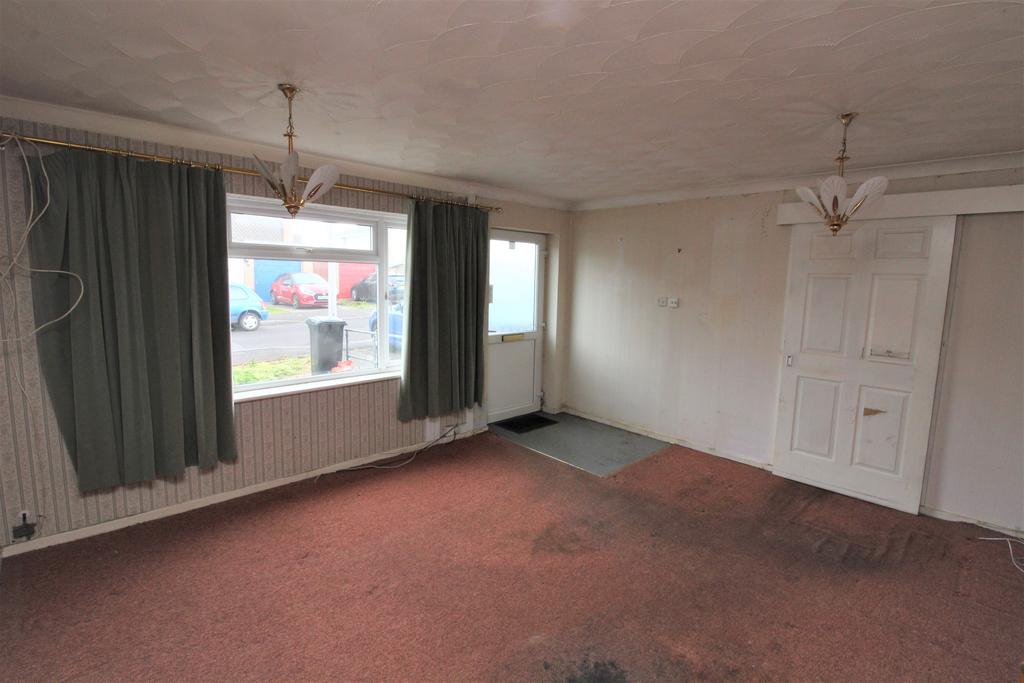 The Maples, Nailsea, BS48 4 bed semidetached house £300,000