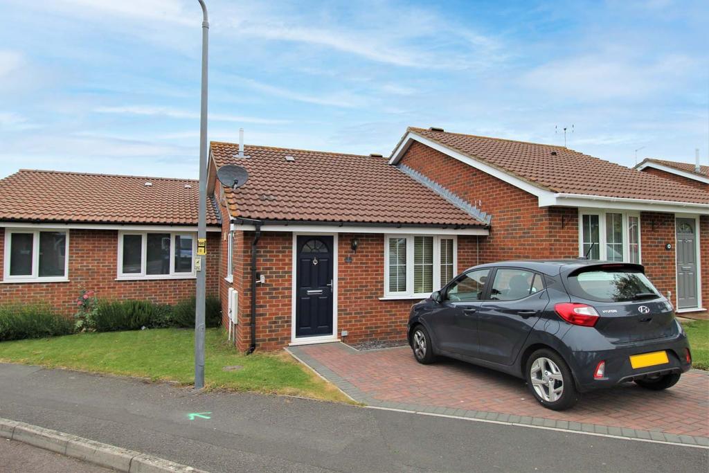 Field Farm Close, Stoke Gifford... 2 bed bungalow £275,000