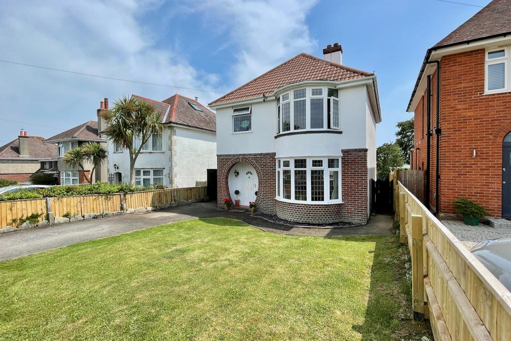 BONFIELDS AVENUE, SWANAGE 3 bed detached house £645,000