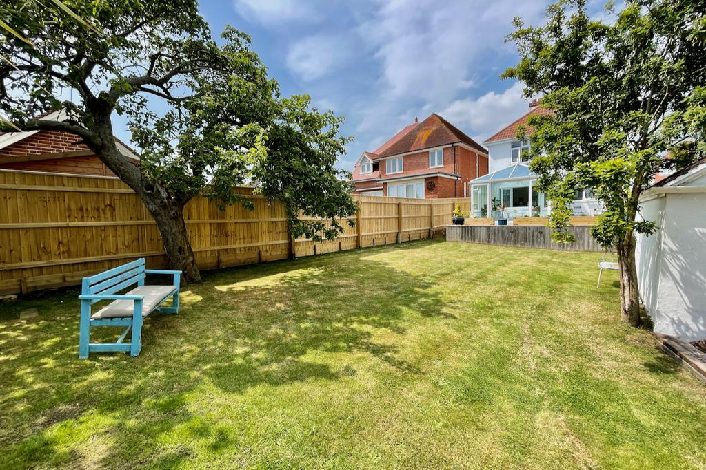 BONFIELDS AVENUE, SWANAGE 3 bed detached house £645,000