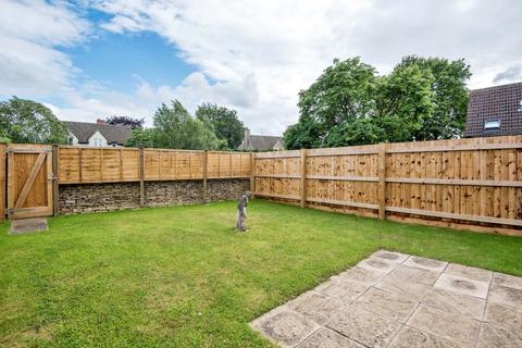 10 Arnolds Way, Cirencester, GL7 1TA
