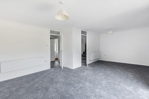 10 Arnolds Way, Cirencester, GL7 1TA