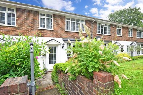 12 Badgers Walk, Whyteleafe, CR3 0AS