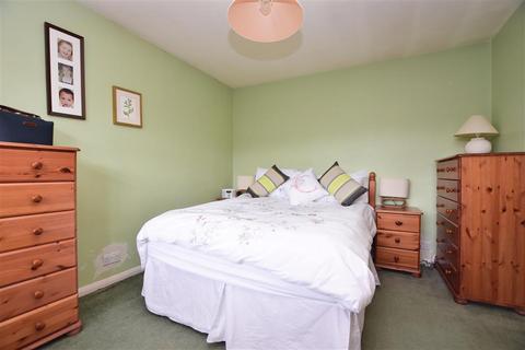 12 Badgers Walk, Whyteleafe, CR3 0AS