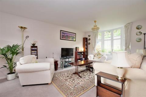 12 Badgers Walk, Whyteleafe, CR3 0AS