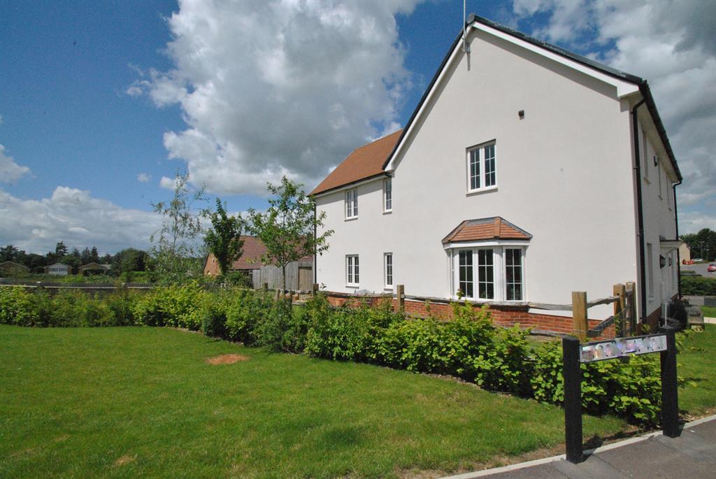 Dray Gardens, Buntingford, SG9 9GX 4 bed detached house £750,000