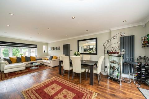 9 Achilles Close, Hemel Hempstead, HP2 5QA