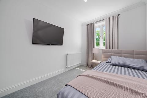 36 Bishops Road, London, W7 2NY