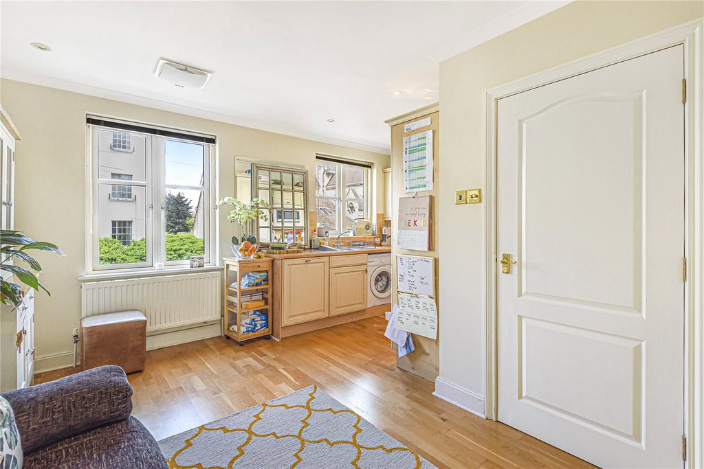 Kitchen/Dining Area