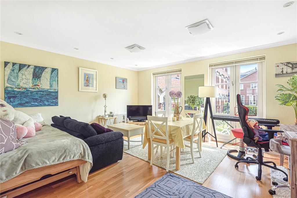 Sitting/Dining Room