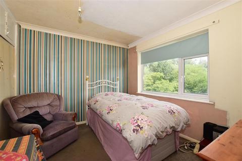 11 Chichester Close, Ashford, TN23 4QB