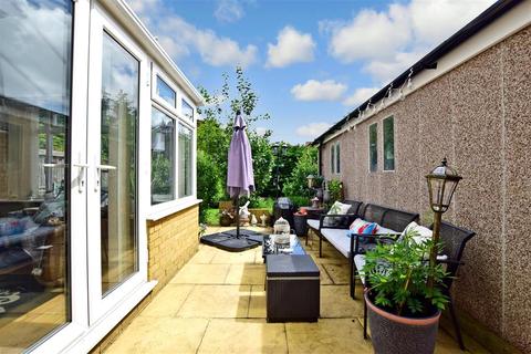 11 Chichester Close, Ashford, TN23 4QB