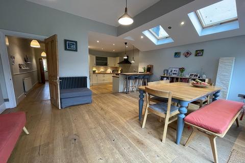 25 Cleanthus Road, London, SE18 3DE