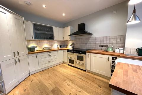 25 Cleanthus Road, London, SE18 3DE