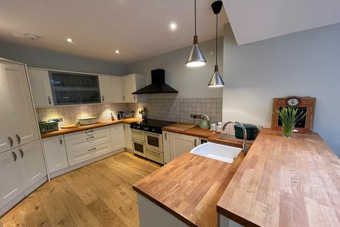 25 Cleanthus Road, London, SE18 3DE