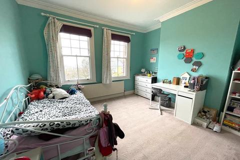 25 Cleanthus Road, London, SE18 3DE