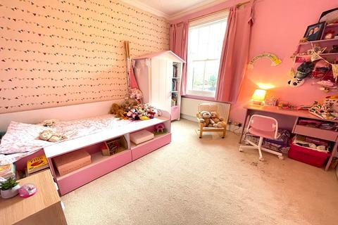 25 Cleanthus Road, London, SE18 3DE
